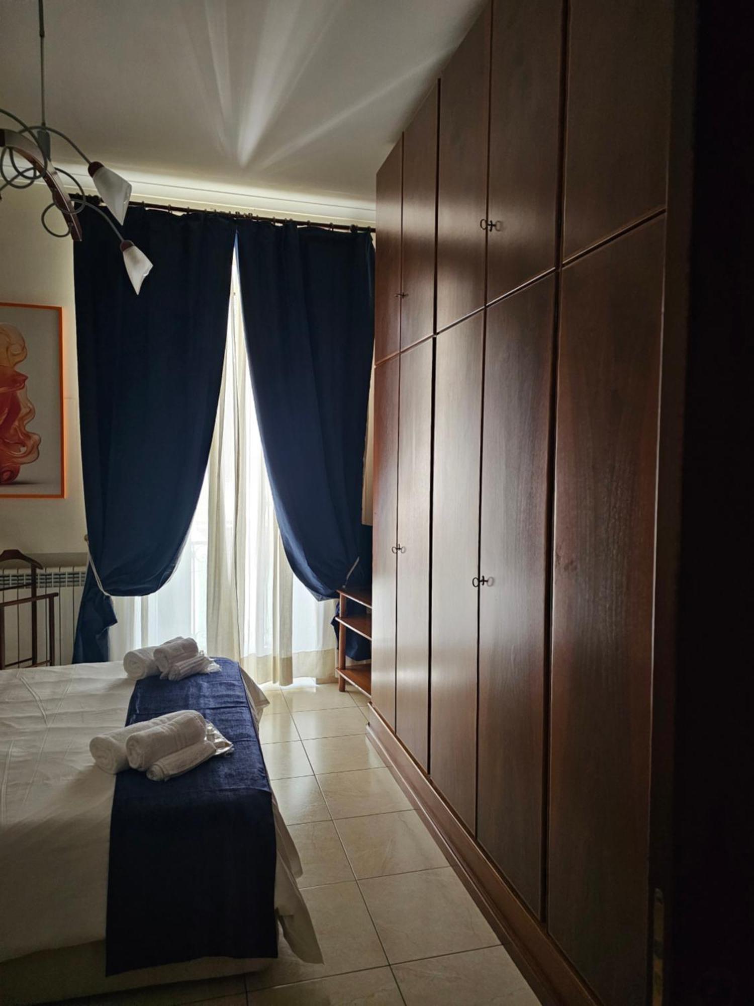 Vomero Inn Napels Buitenkant foto